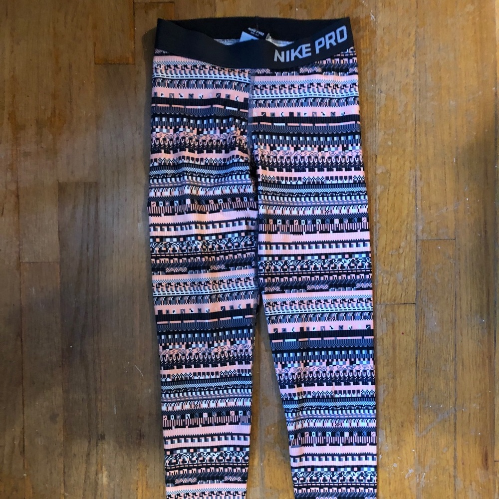 NIKE Pro Patterned Leggings